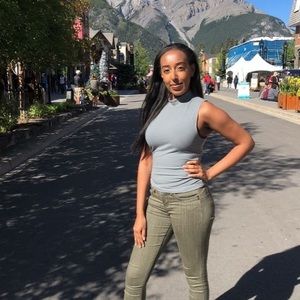 Meet your Posher, Ariam